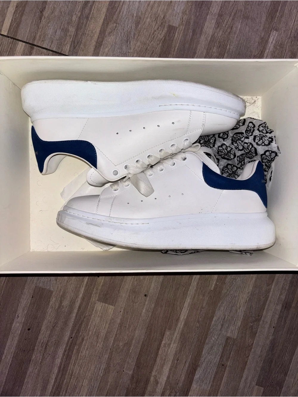 Alexander McQUEEN White Designer Shoe Box